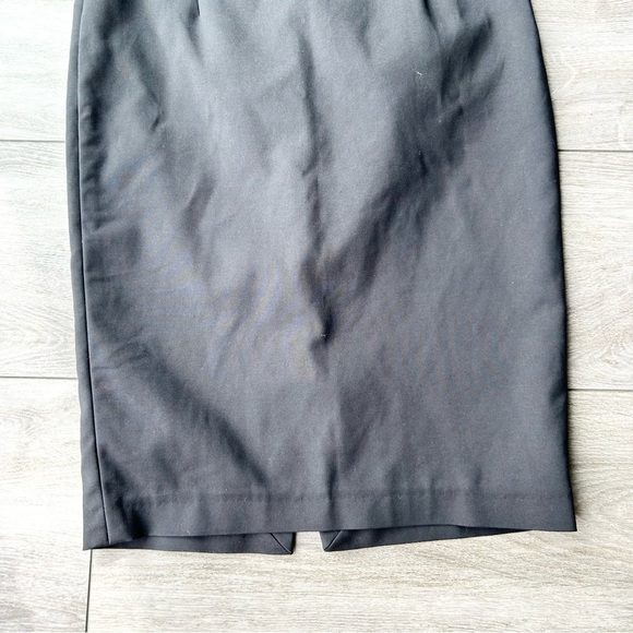 Zara Stretchy Black Knee Length Skirt - Picture 3 of 9